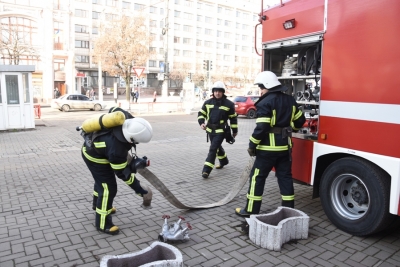 У центрі Кропивницького евакуювали працівників та відвідувачів популярного супермаркету (ФОТО)