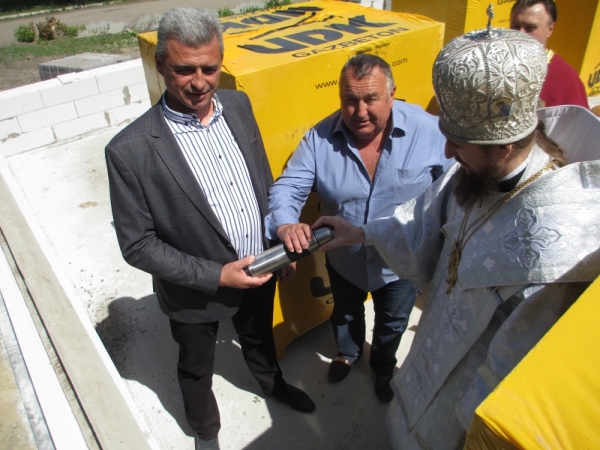 На Кіровоградщині заклали капсулу у фундамент нового храму
