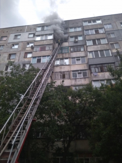 У Кропивницькому горіла квартира: мешканця врятували