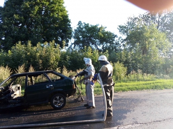 Кіровоградська область: вогнеборці ліквідували пожежу легкового автомобіля