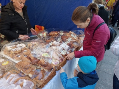 Перше свято весни у місті: жителям та гостям Кропивницького пропонують смаколики та сувеніри (ФОТО)