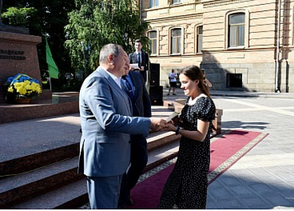 Райкович закликав випускників не покидати Кропивницький