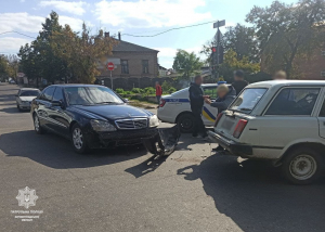 У Кропивницькому зіткнулись ВАЗ та Mercedes-Benz