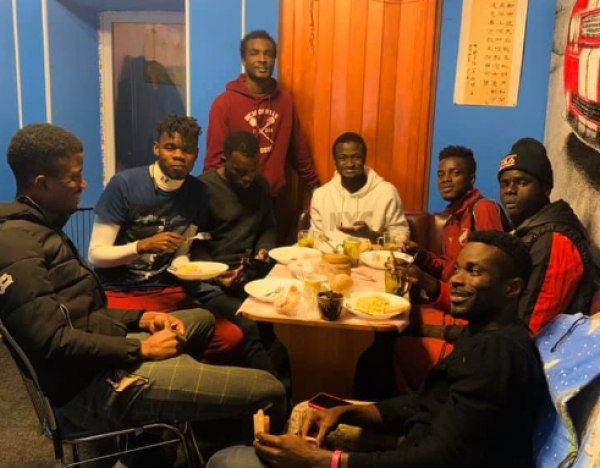 У Кропивницькому вигнали на вулицю футболістів із Африки (ФОТО)