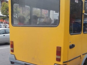 Водія маршрутки у Кропивницькому карма наздогнала одразу після порушення ПДР (ВІДЕО)