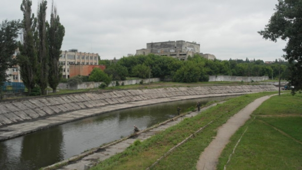 У Кропивницькому ліквідують загрозу підтоплення у житловій зоні
