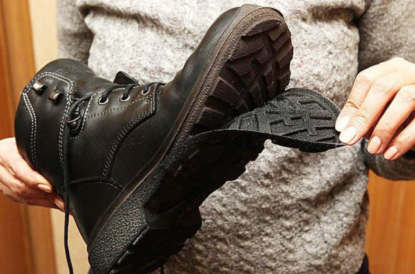 Жительці Кропивницького повернули понад 2 тисячі за неякісне взуття