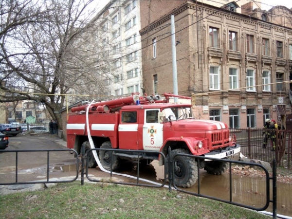 У Кропивницькому охоронник врятував з пожежі напівпаралізованого дідуся. ФОТО