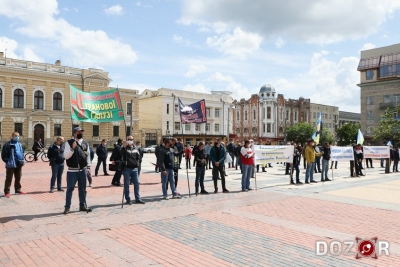 Допекло: у Кропивницькому гірники вийшли на протест