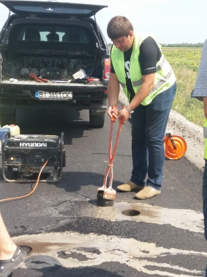 Ремонт дороги на Миколаїв: фахівці перевіряють якість виконаних робіт (ФОТО, ВІДЕО)