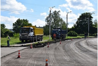 У Кропивницькому ремонтують дорогу біля аеропорту