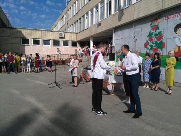У Кропивницькому найкращі учні отримали від депутата іменні стипендії (ФОТО)