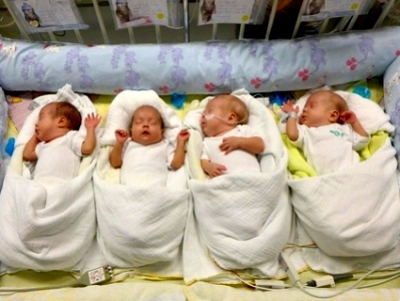 У Кропивницькому родина з чотирма новонародженими доньками отримає 100 тисяч гривень