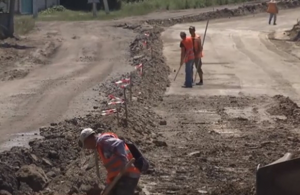 «Кропивницький-Миколаїв»: ремонтники взялися за найгіршу дорогу в Україні (ВІДЕО)