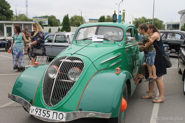 На Кіровоградщину з’їхалися унікальні ретроавтомобілі зі всієї країни (ФОТО)
