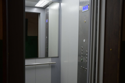 У багатоповерхівках Кропивницького запрацювали два нові ліфти