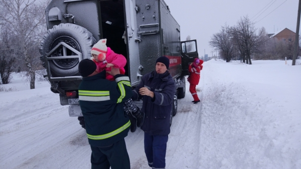 На Кіровоградщині врятували двох дітей, до яких не змогла дістатися «швидка» (ФОТО)