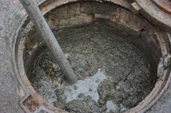 Забруднення нечистотами: як жителі Кропивницького «вбивають» каналізацію