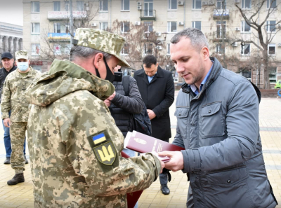 У Кропивницькому військовим вручили відзнаки до дня створення 17-го батальйону